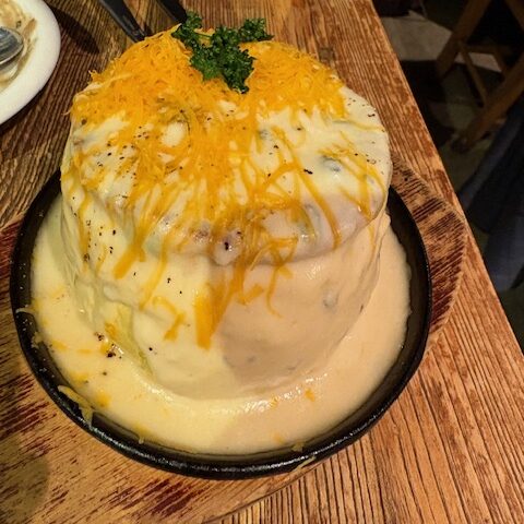 フレンチビストロ Tchin-Tchin GORO 【神田】ワインとチーズスフレでほろ酔いの夜